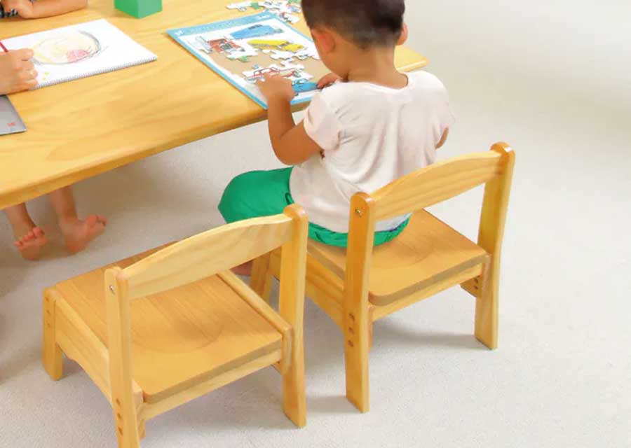 ファミリア キッズチェア 子供用椅子 高さ調整可能 木製